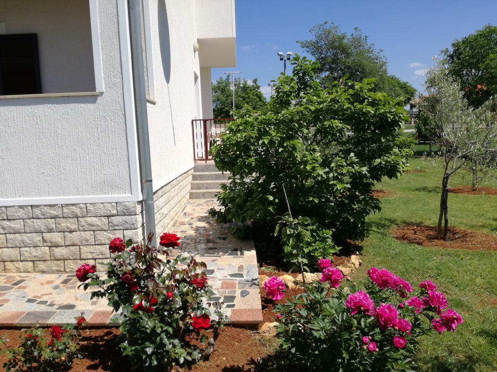 Veleniki Apartment Vesna מראה חיצוני תמונה