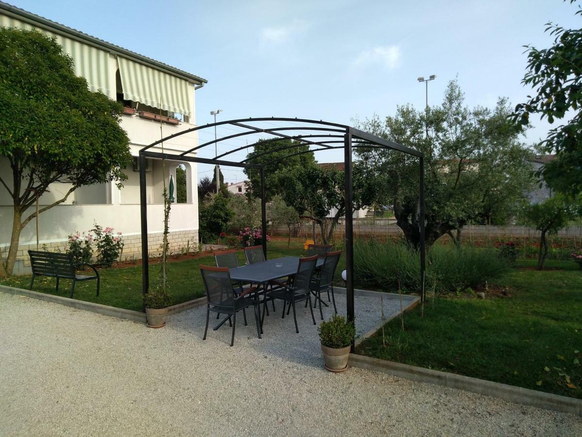Veleniki Apartment Vesna מראה חיצוני תמונה