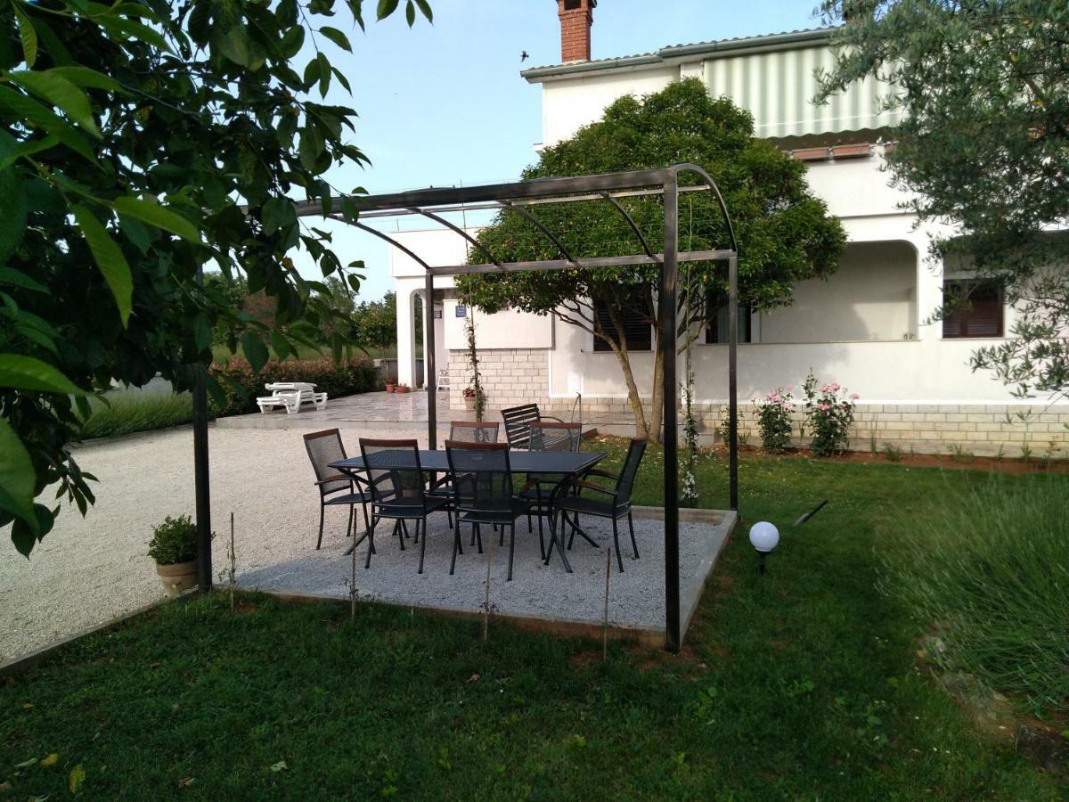 Veleniki Apartment Vesna מראה חיצוני תמונה