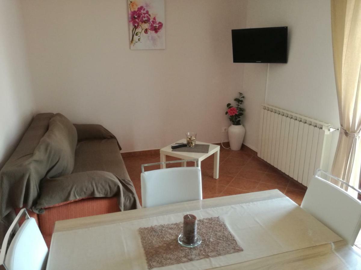 Veleniki Apartment Vesna מראה חיצוני תמונה